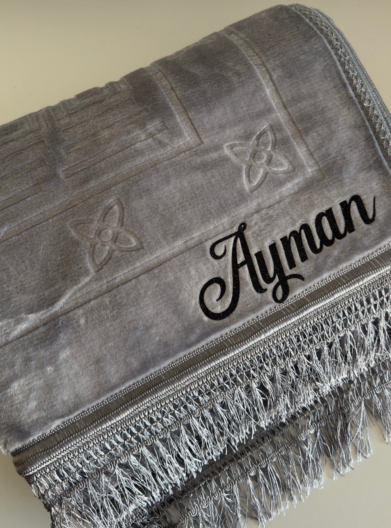 Tapis gris personnalisé