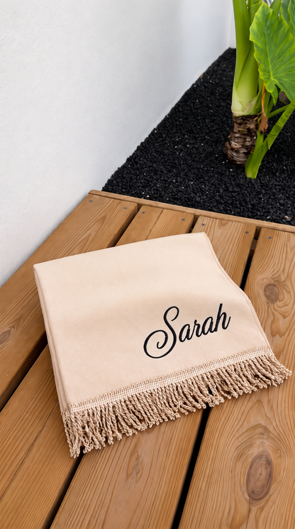 Tapis de prière beige brodé